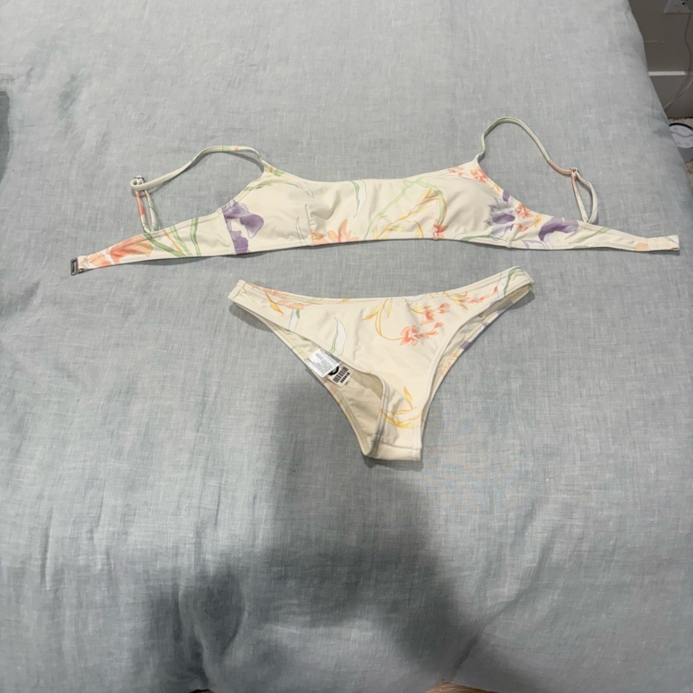 Sisstrevolution biki set - Elegant Floral Bikini Set